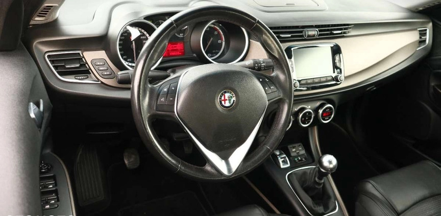 Alfa Romeo Giulietta cena 38900 przebieg: 106000, rok produkcji 2014 z Słupca małe 436